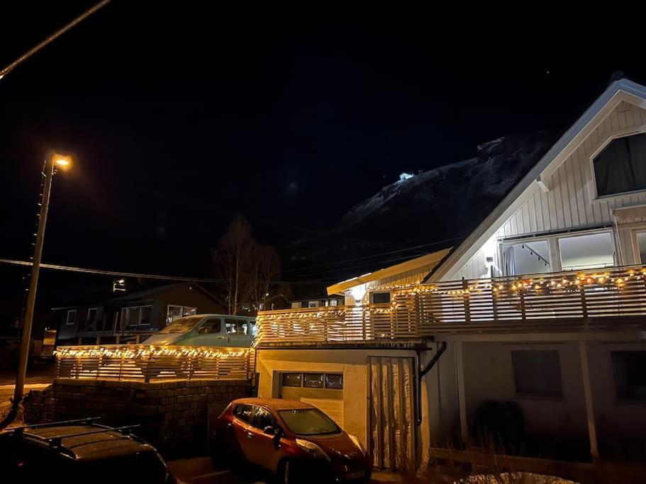 Sentralt Pa Fastlandet Og Gaavstand Til Alle Fasiliteter! Tromsdalen Kültér fotó
